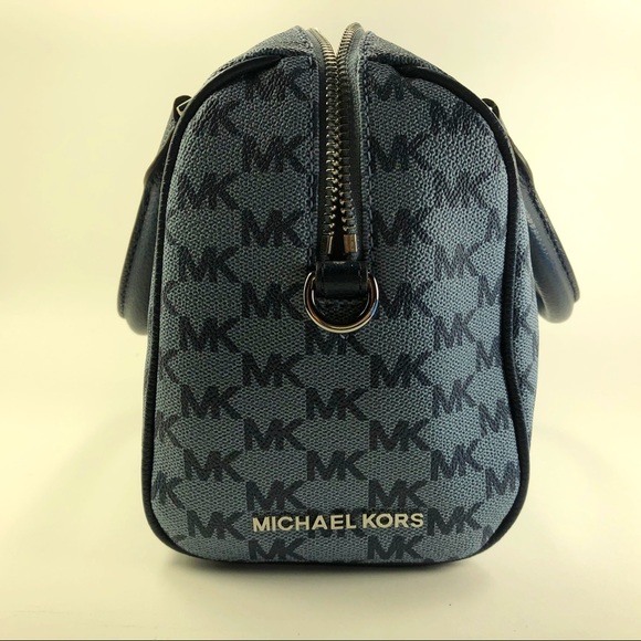 ✨BRAND NEW Michael Kors Small Duffle Purse✨ - Picture 3 of 7